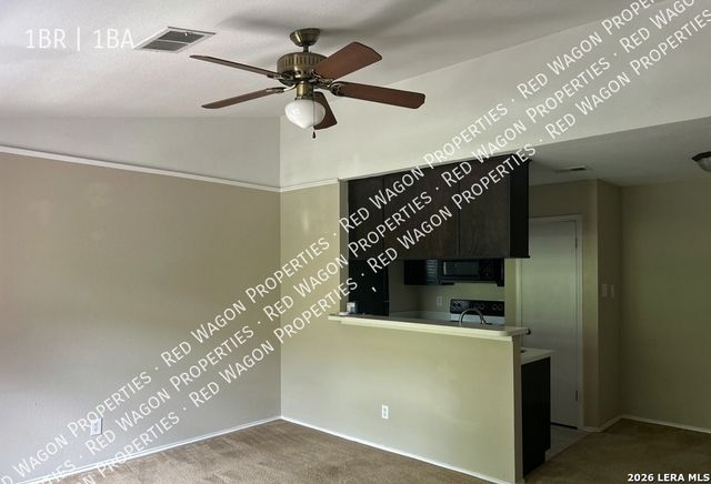 4803 Hamilton Wolfe Rd Apt 914, San Antonio, TX 78229