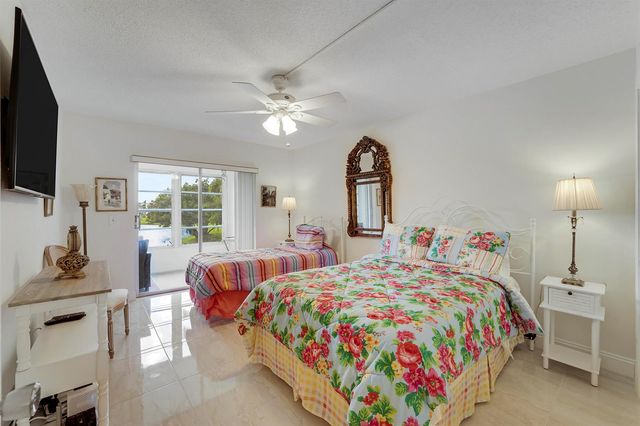 210 E Wellington E, West Palm Beach, FL 33417