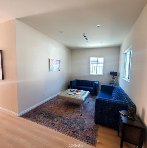 3765 Globe, Los Angeles, CA 90066