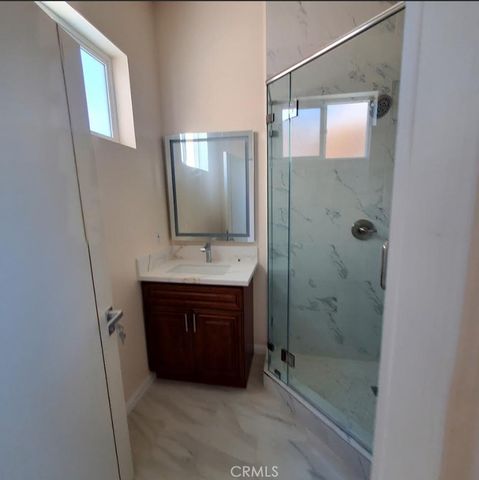 3765 Globe, Los Angeles, CA 90066