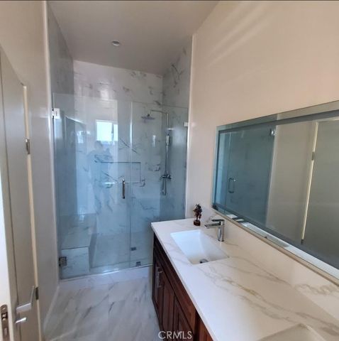 3765 Globe, Los Angeles, CA 90066