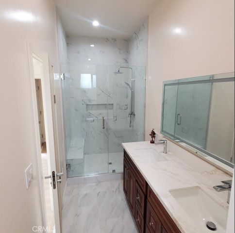 3765 Globe, Los Angeles, CA 90066