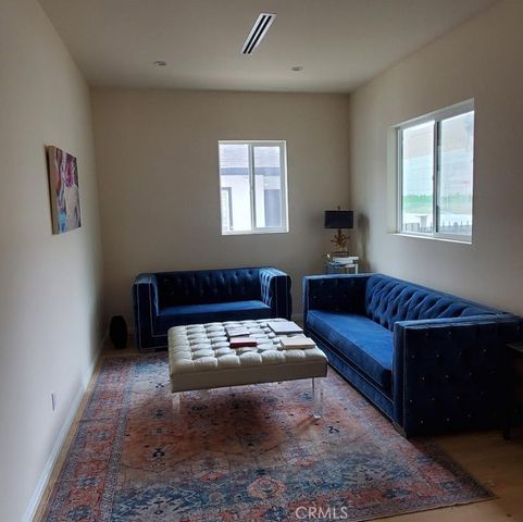 3765 Globe, Los Angeles, CA 90066