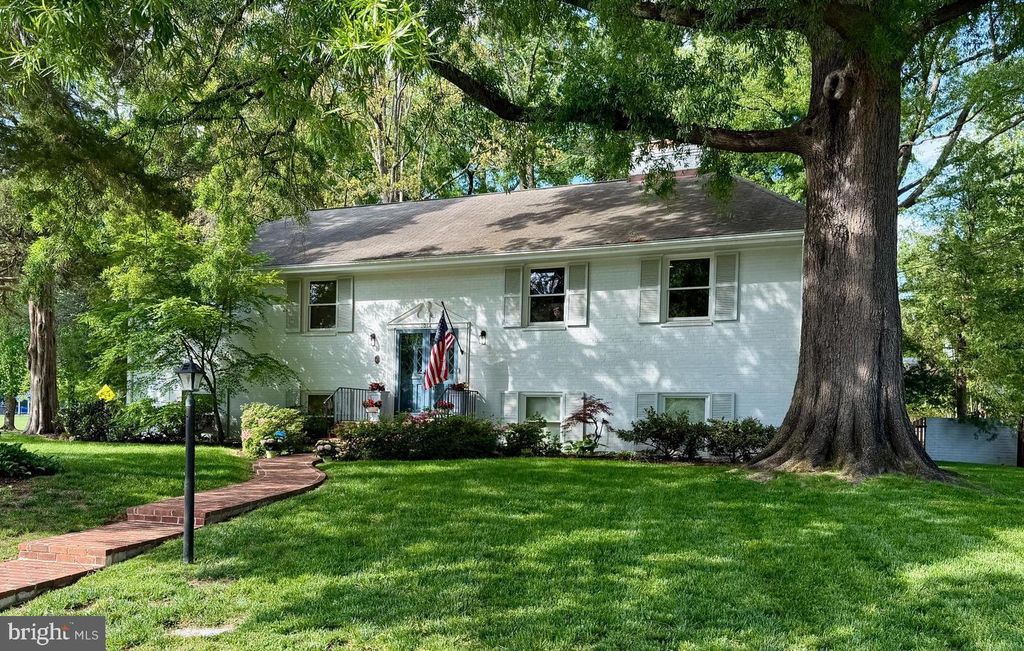 1014 POTOMAC LN, Alexandria, VA 22308