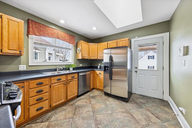 175 N Berteau Avenue, Elmhurst, IL 60126