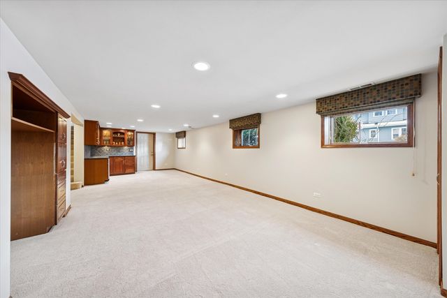 175 N Berteau Avenue, Elmhurst, IL 60126