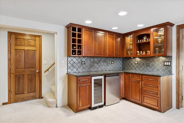 175 N Berteau Avenue, Elmhurst, IL 60126