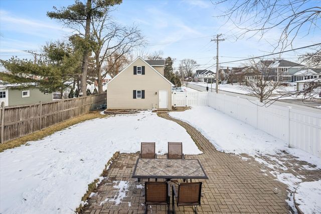 175 N Berteau Avenue, Elmhurst, IL 60126