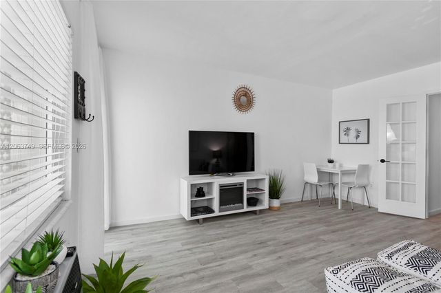 641 Espanola Way 24, Miami Beach, FL 33139