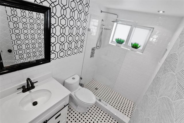 641 Espanola Way 24, Miami Beach, FL 33139