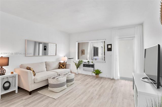641 Espanola Way 24, Miami Beach, FL 33139