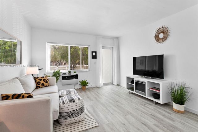 641 Espanola Way 24, Miami Beach, FL 33139