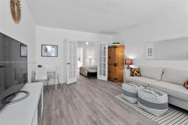 641 Espanola Way 24, Miami Beach, FL 33139