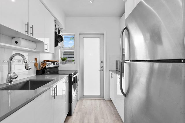 641 Espanola Way 24, Miami Beach, FL 33139