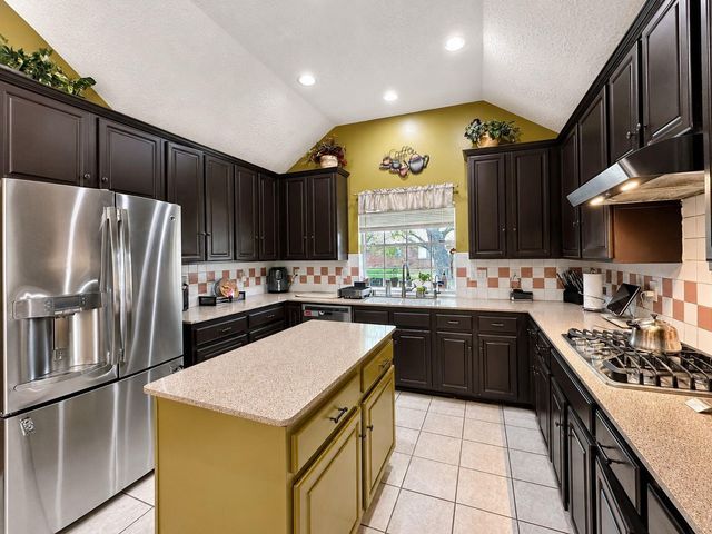 3120 Sand Shadow Drive, League City, TX 77573