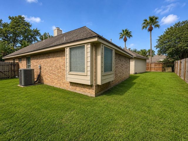 3120 Sand Shadow Drive, League City, TX 77573