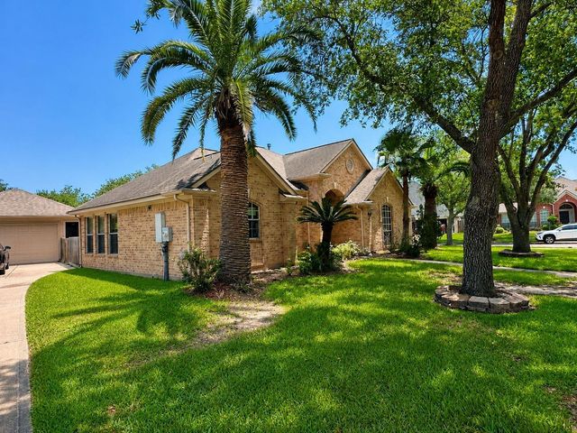 3120 Sand Shadow Drive, League City, TX 77573