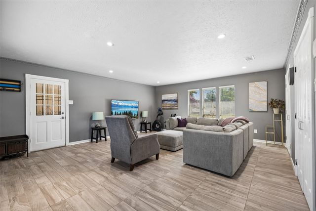 1303 Heather Glen Street, Duncanville, TX 75137