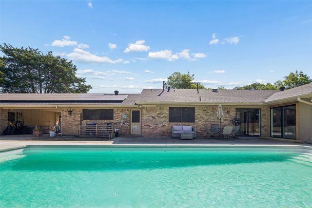 1303 Heather Glen Street, Duncanville, TX 75137