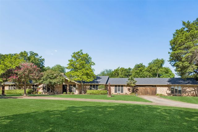 1303 Heather Glen Street, Duncanville, TX 75137
