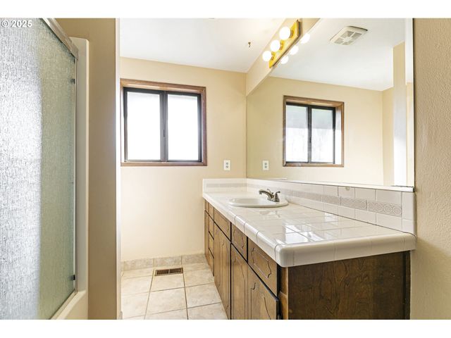 2188 Sw BINFORD LAKE Pkwy, Gresham, OR 97080