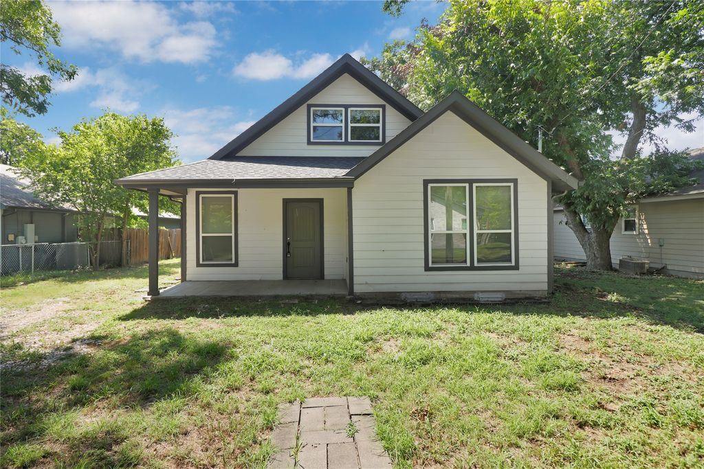 411 Euclid Street, Cleburne, TX 76033
