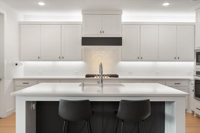 208 Scottish Way, Mansfield, TX 76063