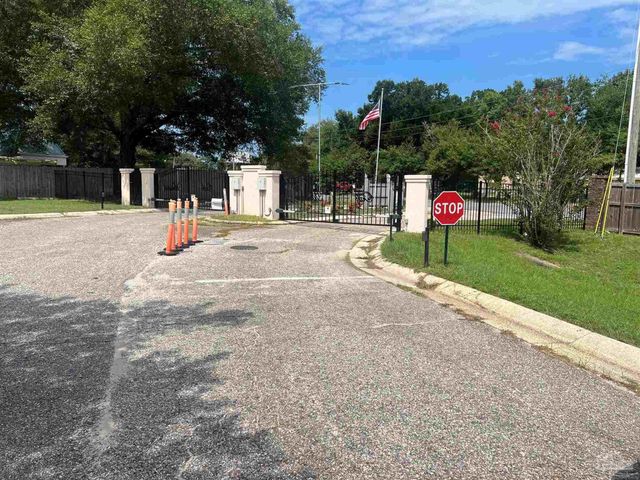 7225 W Fairfield Dr A3, Pensacola, FL 32506