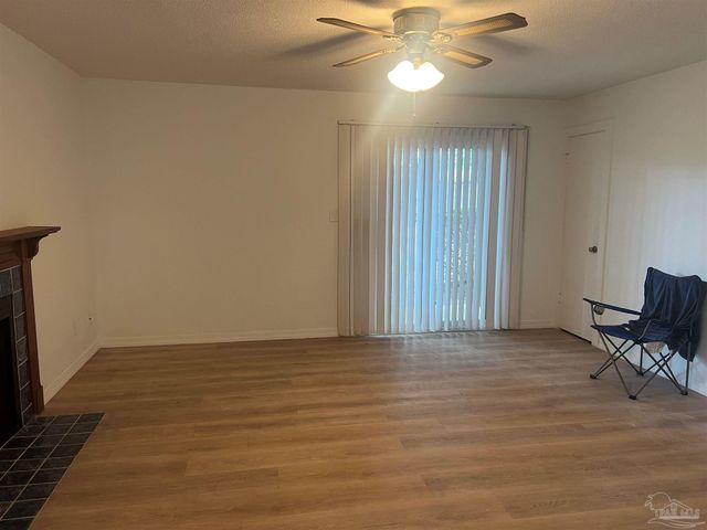 7225 W Fairfield Dr A3, Pensacola, FL 32506