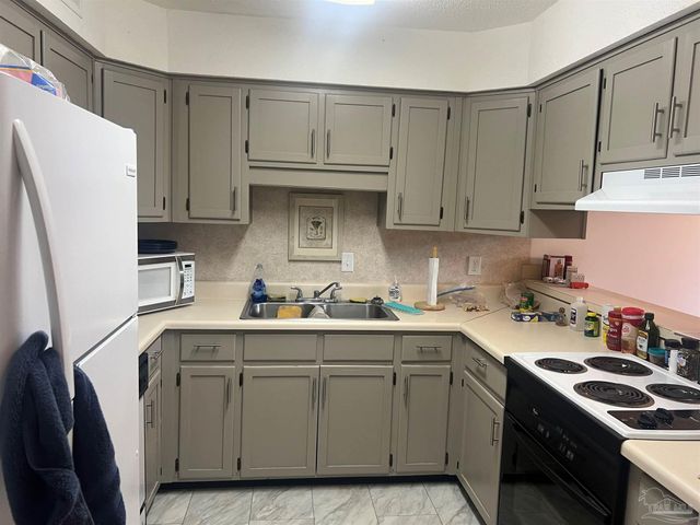 7225 W Fairfield Dr A3, Pensacola, FL 32506