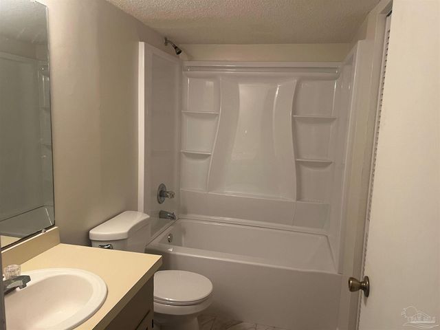 7225 W Fairfield Dr A3, Pensacola, FL 32506