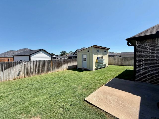 803 Sunny Meadows, Whitehouse, TX 75791