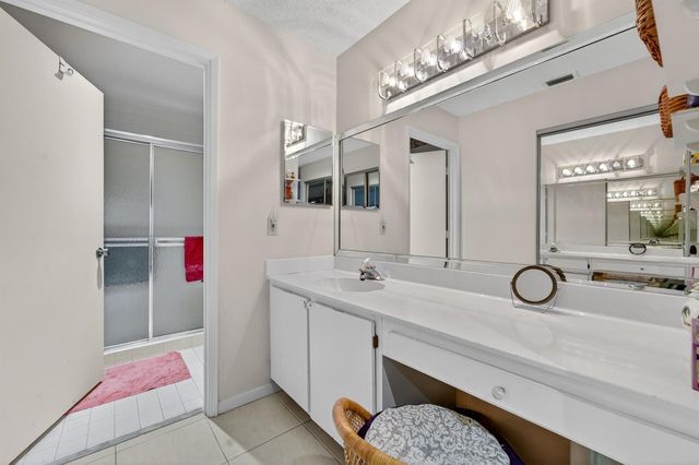 6215 Kings Gate Circle, Delray Beach, FL 33484