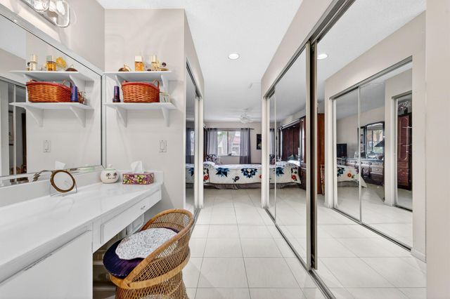 6215 Kings Gate Circle, Delray Beach, FL 33484