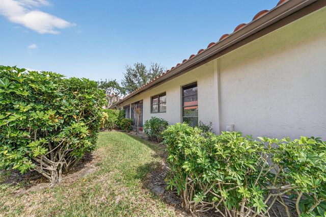 6215 Kings Gate Circle, Delray Beach, FL 33484