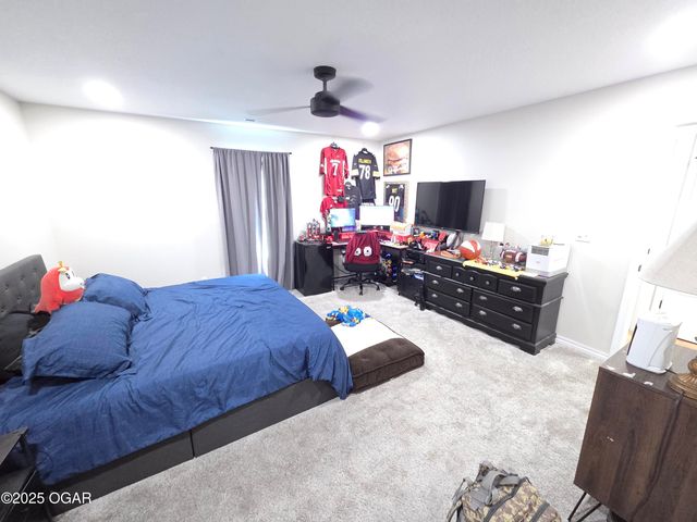 404 E Maple Street, Diamond, MO 64840