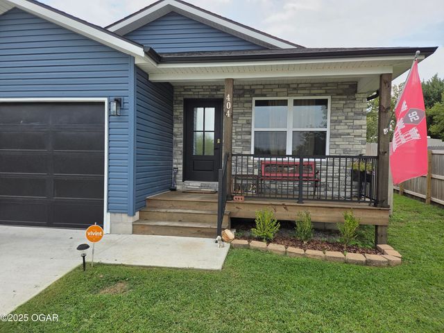 404 E Maple Street, Diamond, MO 64840