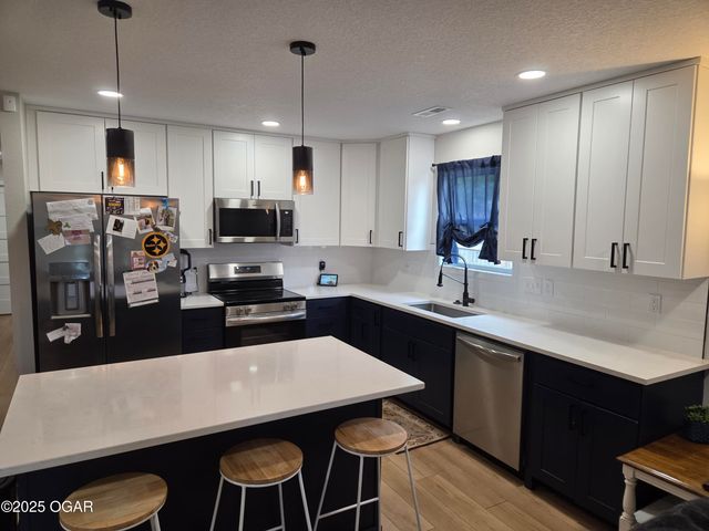 404 E Maple Street, Diamond, MO 64840