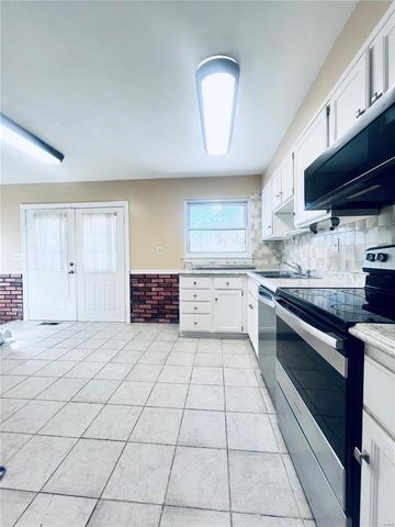 1608 Ville Cecelia Ln, Hazelwood, MO 63042