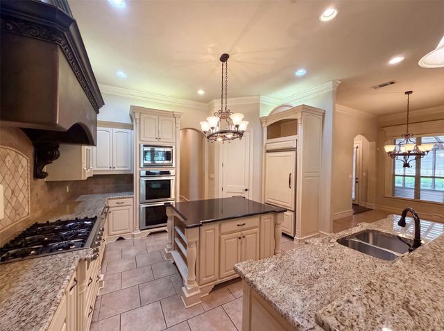 6113 Rock Dove Circle, Colleyville, TX 76034