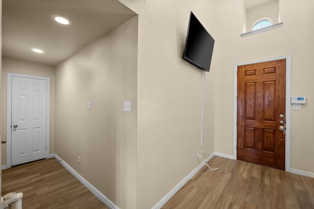 2585 Shoreview Drive, Grand Prairie, TX 75054