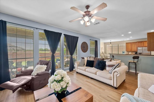 2585 Shoreview Drive, Grand Prairie, TX 75054