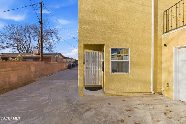 850 W Milling Street, Lancaster, CA 93534