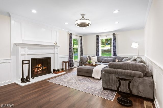 17 Sandalwood Dr, Warren Twp., NJ 07059