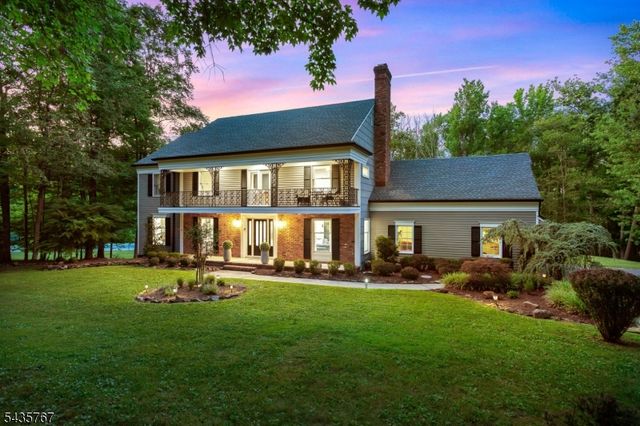 17 Sandalwood Dr, Warren Twp., NJ 07059