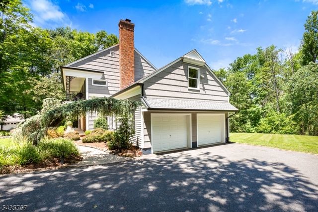 17 Sandalwood Dr, Warren Twp., NJ 07059