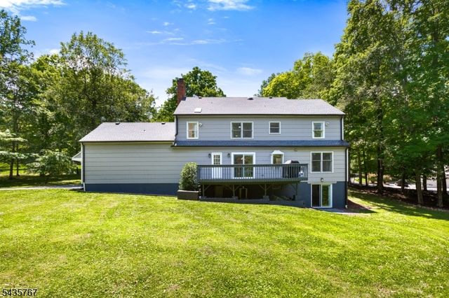 17 Sandalwood Dr, Warren Twp., NJ 07059
