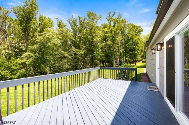 17 Sandalwood Dr, Warren Twp., NJ 07059