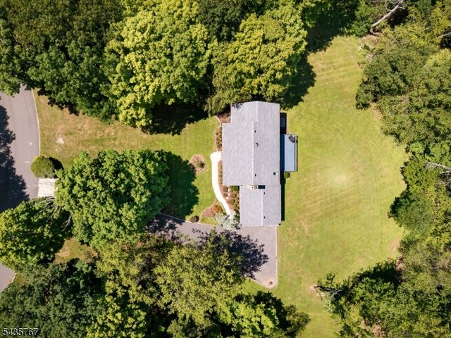 17 Sandalwood Dr, Warren Twp., NJ 07059