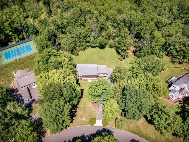 17 Sandalwood Dr, Warren Twp., NJ 07059